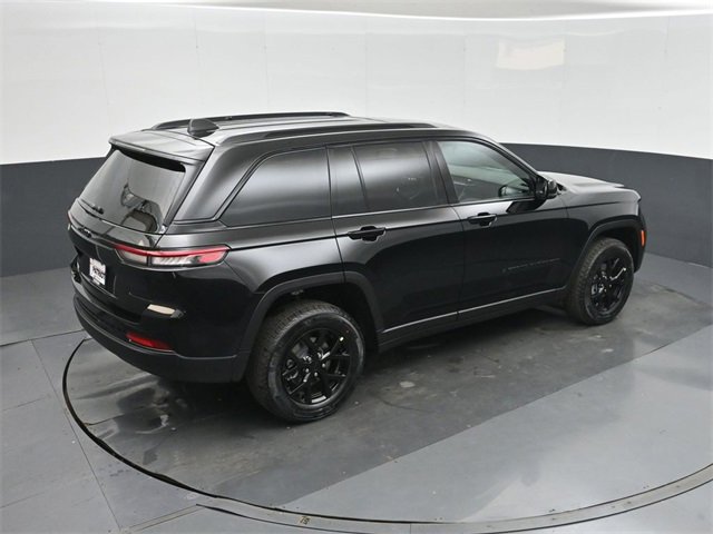 New 2025 Jeep Grand Cherokee Altitude image 28