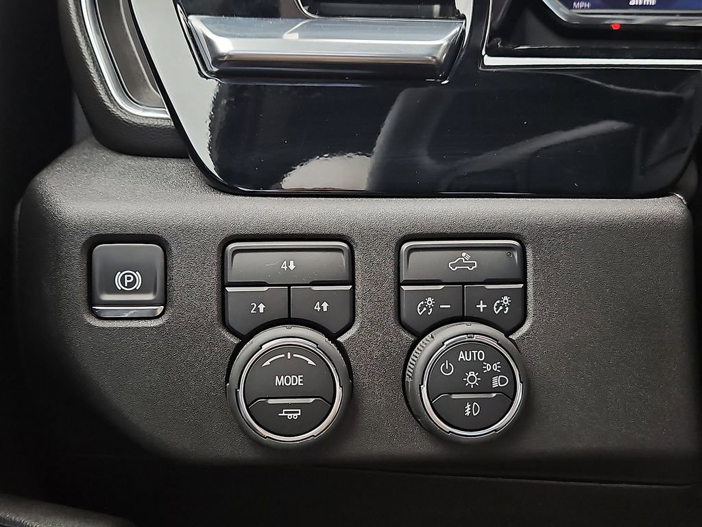 Used 2025 Chevrolet Silverado 2500 LT w/ Convenience Package image 25