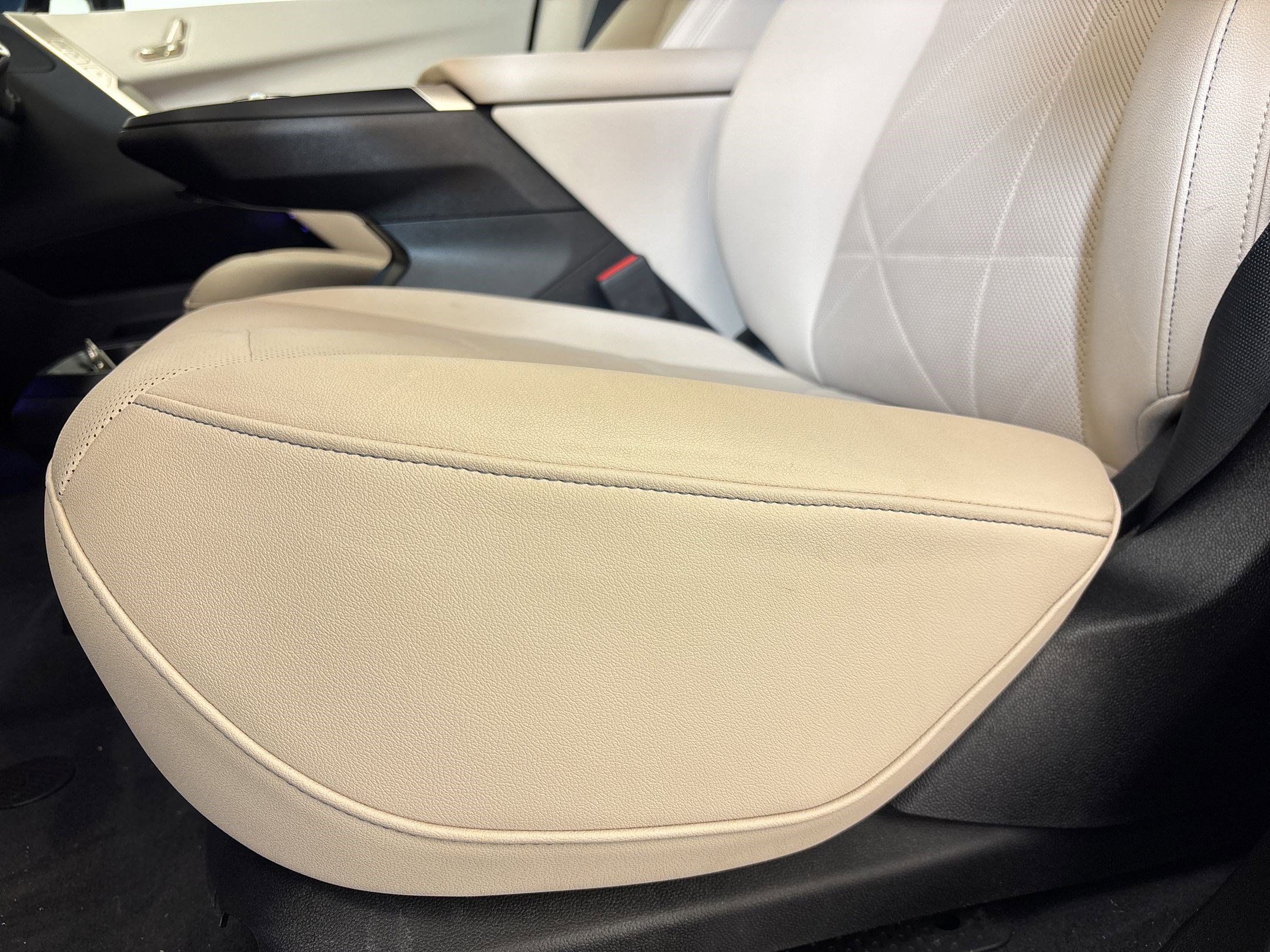 Certified 2023 BMW iX xDrive50 w/ Sport Package image 13