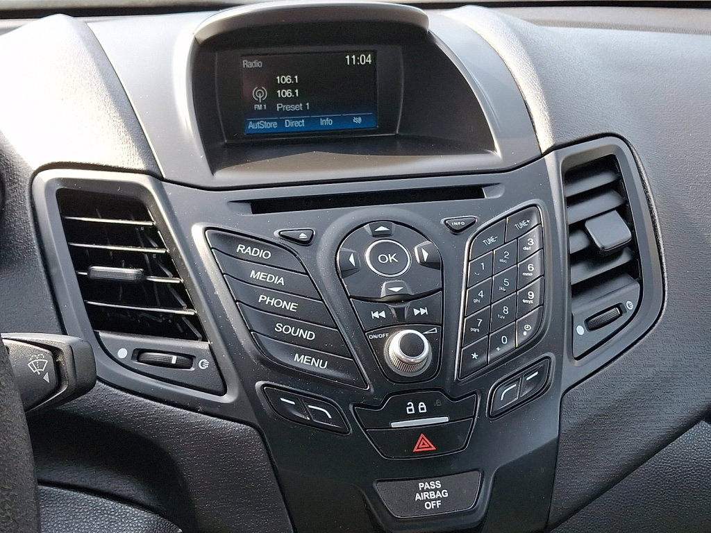 Used 2018 Ford Fiesta S image 19