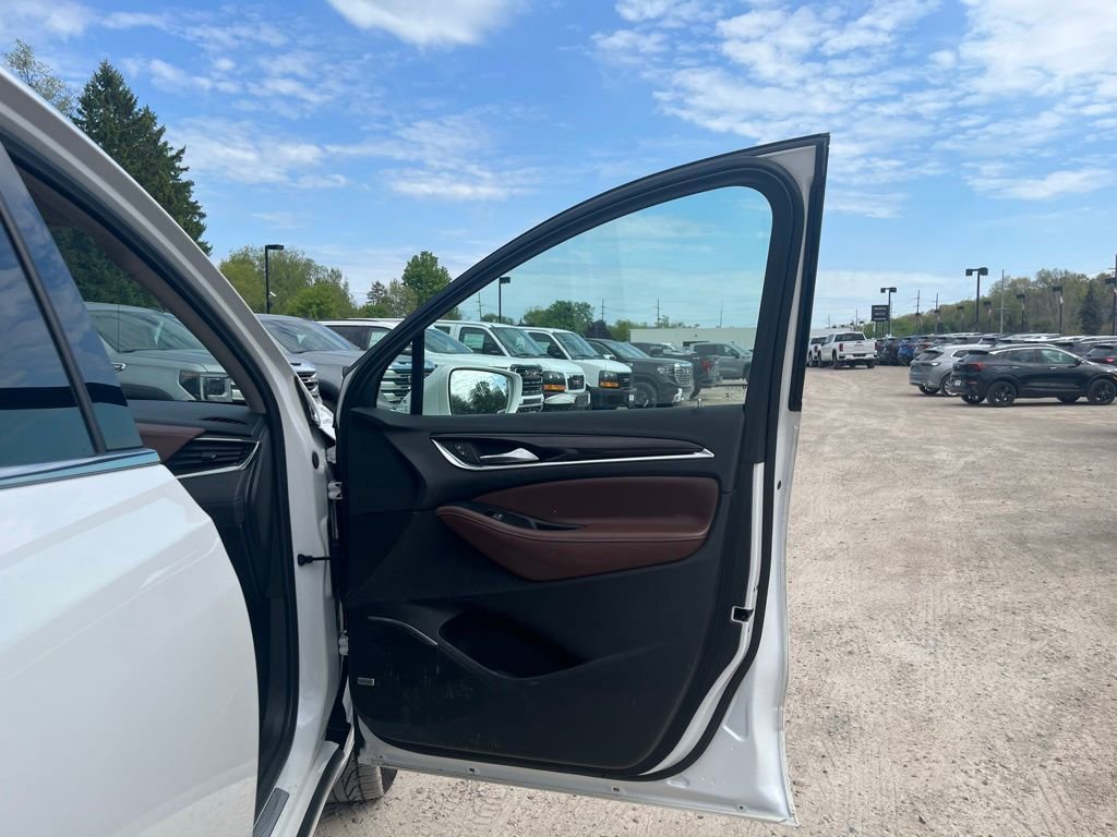 Used 2020 Buick Enclave Avenir w/ Avenir Technology Package AWD/4WD image 36