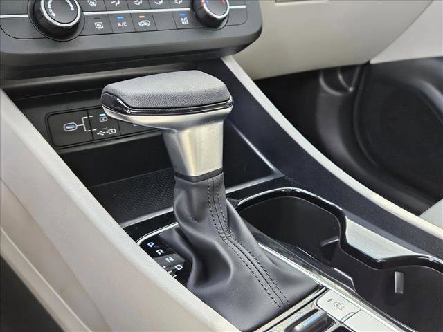 Certified 2025 Hyundai Tucson SE FWD image 11