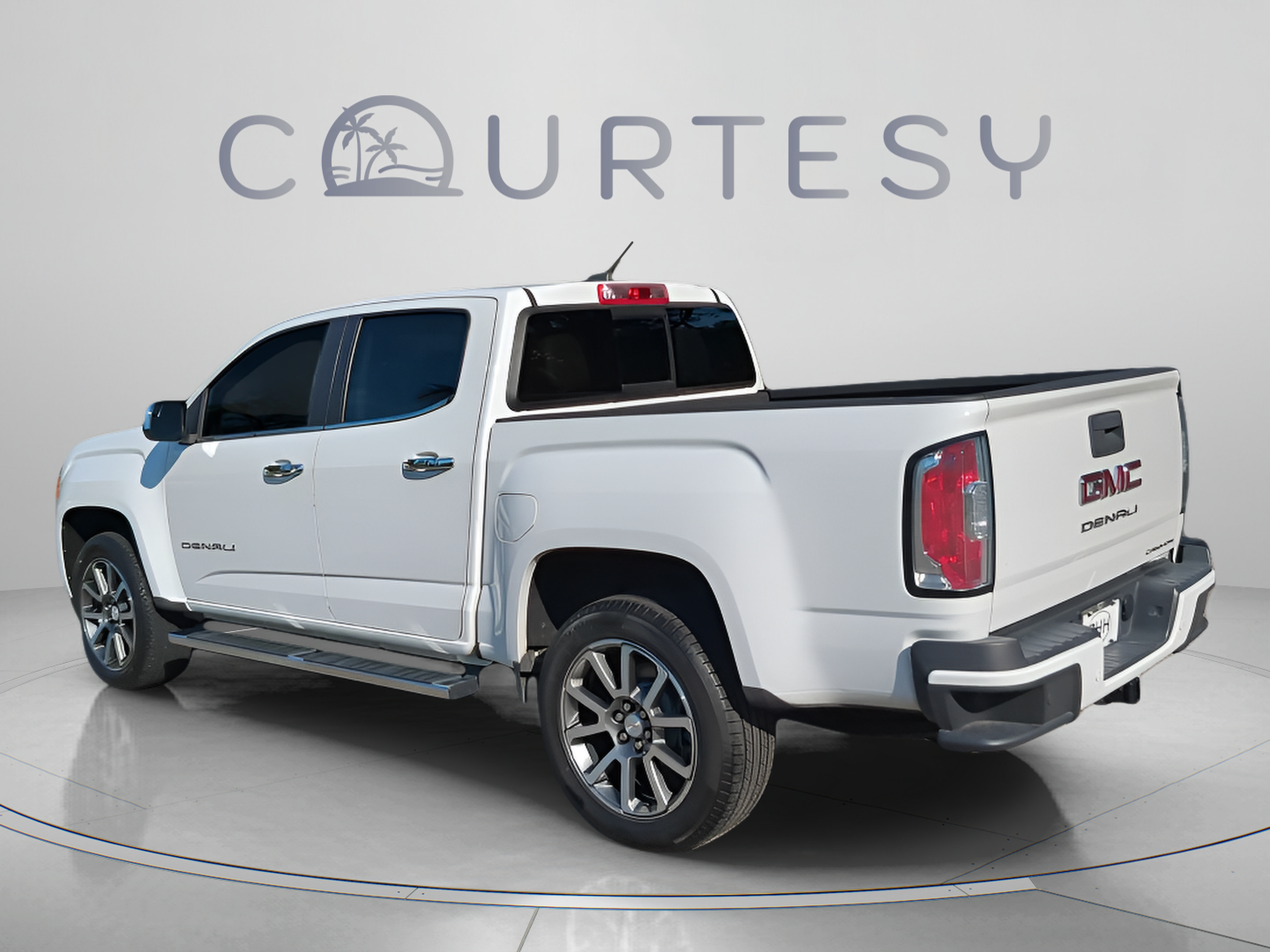Used 2021 GMC Canyon Denali RWD image 5