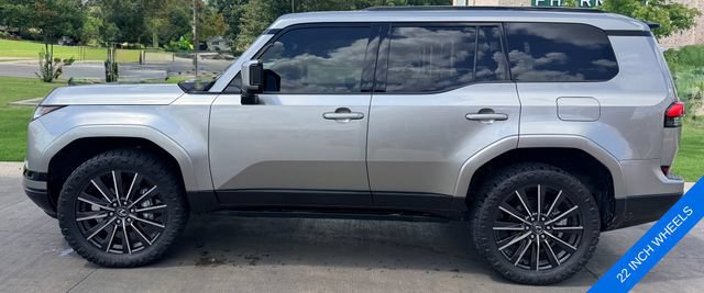 Used 2025 Lexus GX 550 AWD/4WD image 12