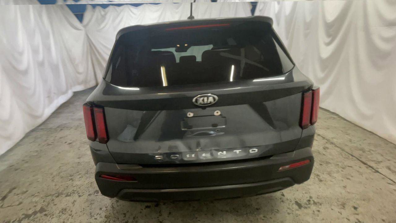 Used 2021 Kia Sorento LX image 7