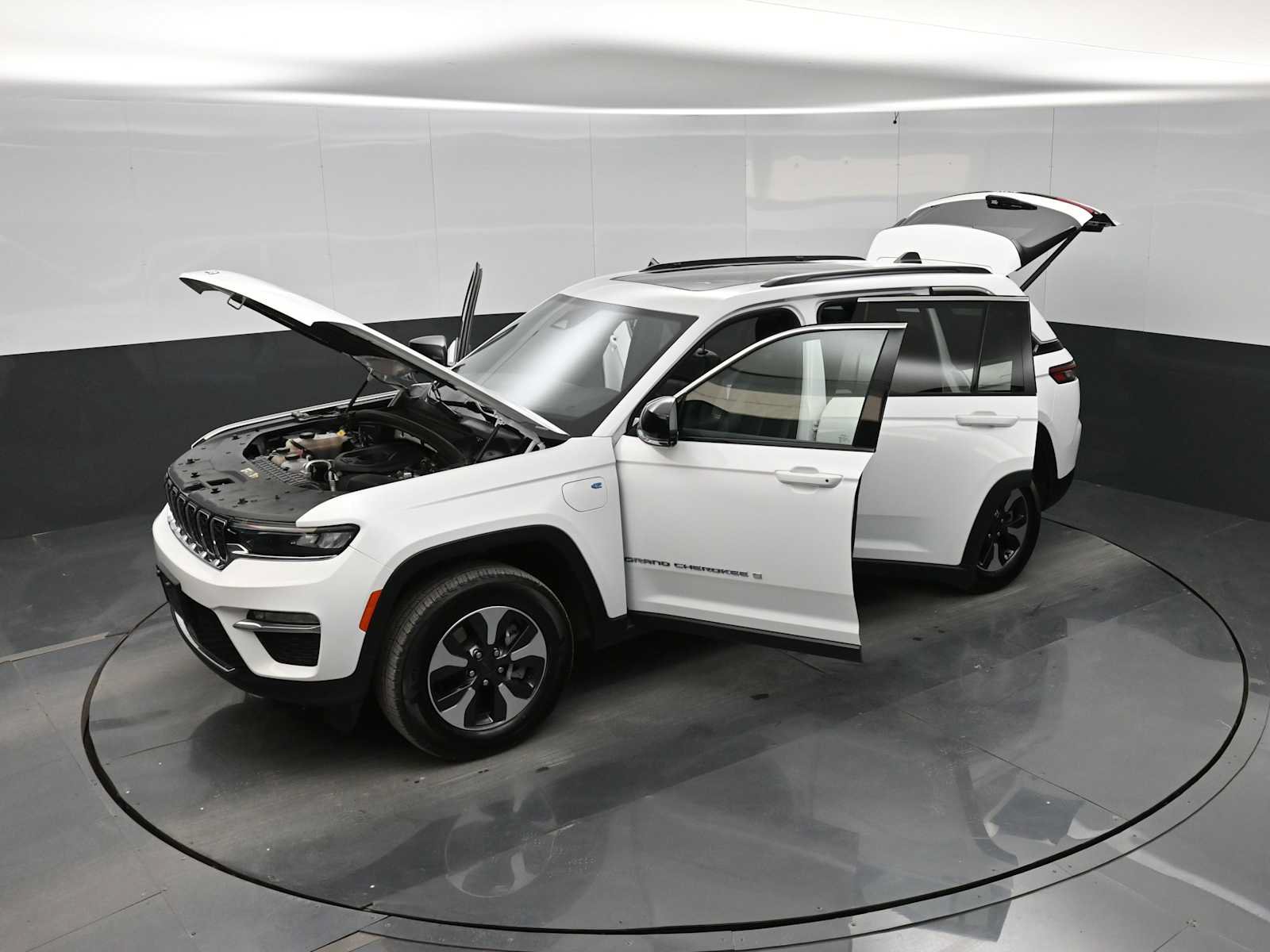 Used 2024 Jeep Grand Cherokee Limited 4xe AWD/4WD image 47