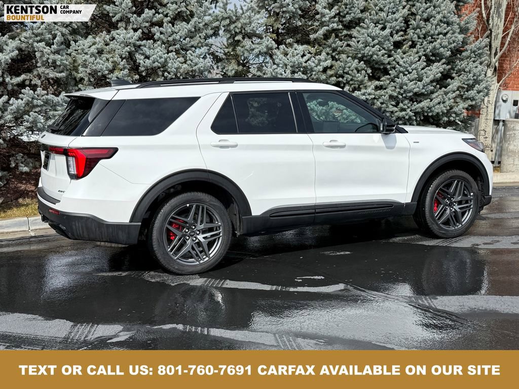 Used 2025 Ford Explorer ST-Line w/ ST-Line Street Pack image 9