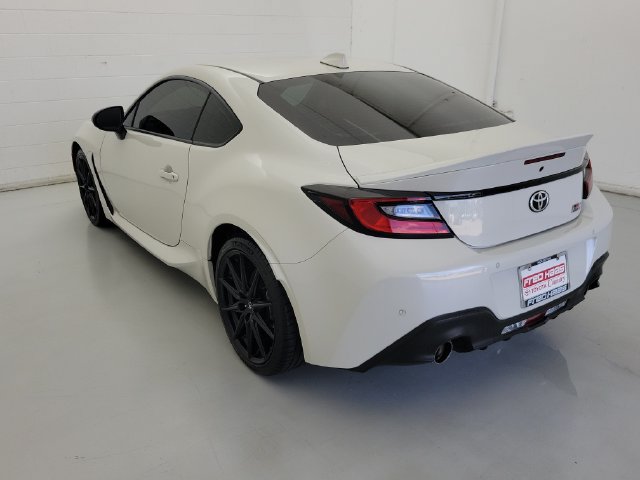 Used 2025 Toyota GR86 Premium RWD image 9