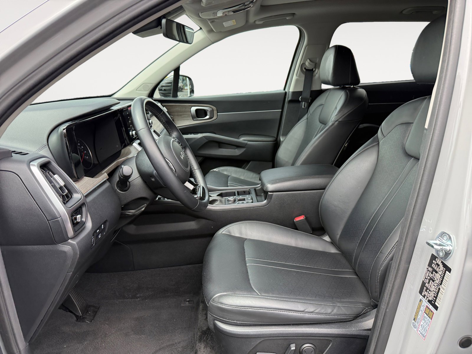 Used 2023 Kia Sorento EX w/ Panoramic Sunroof Package image 10