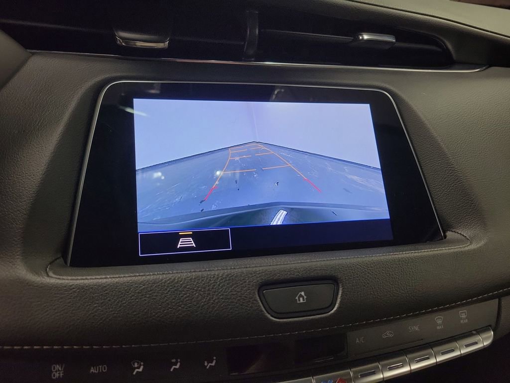 Used 2023 Cadillac XT4 Luxury w/ Cold Weather Package image 15