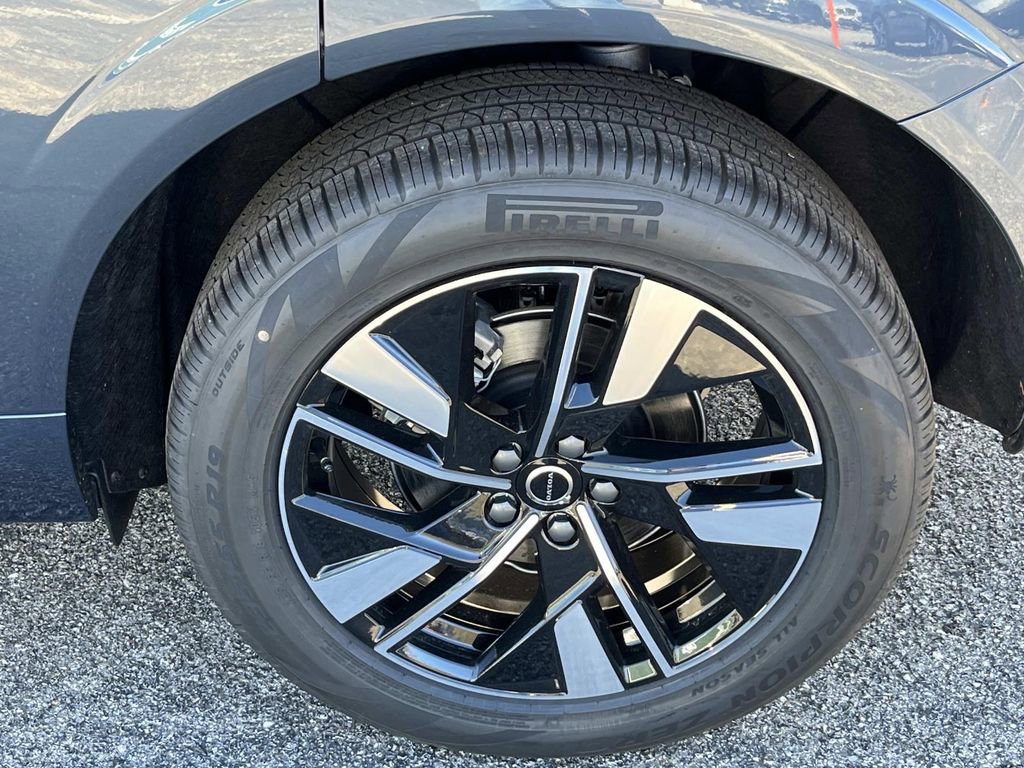 New 2026 Volvo XC60 B5 Plus w/ Climate Package image 11