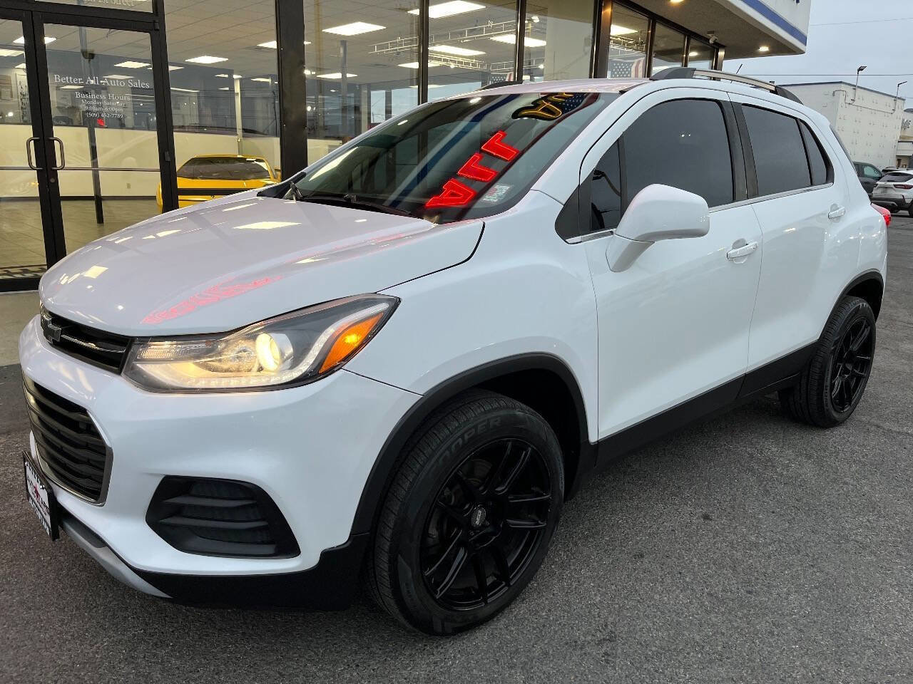 Used 2020 Chevrolet Trax LT w/ LT Convenience Package AWD/4WD image 1