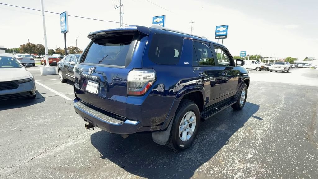 Used 2016 Toyota 4Runner SR5 AWD/4WD image 8