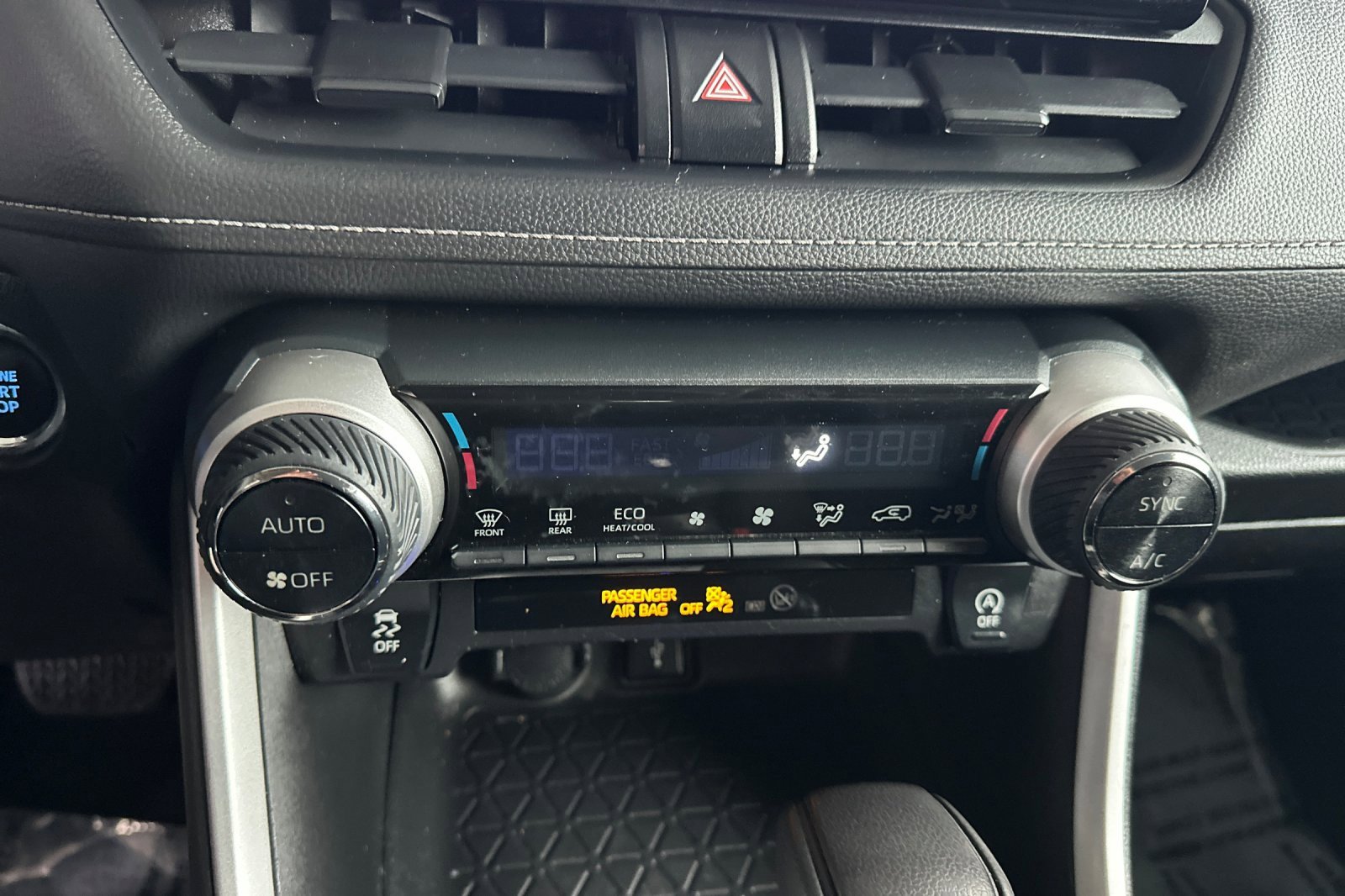 Used 2021 Toyota RAV4 XLE image 22