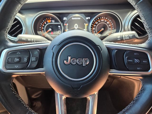 Used 2022 Jeep Wrangler Unlimited Sahara AWD/4WD image 32