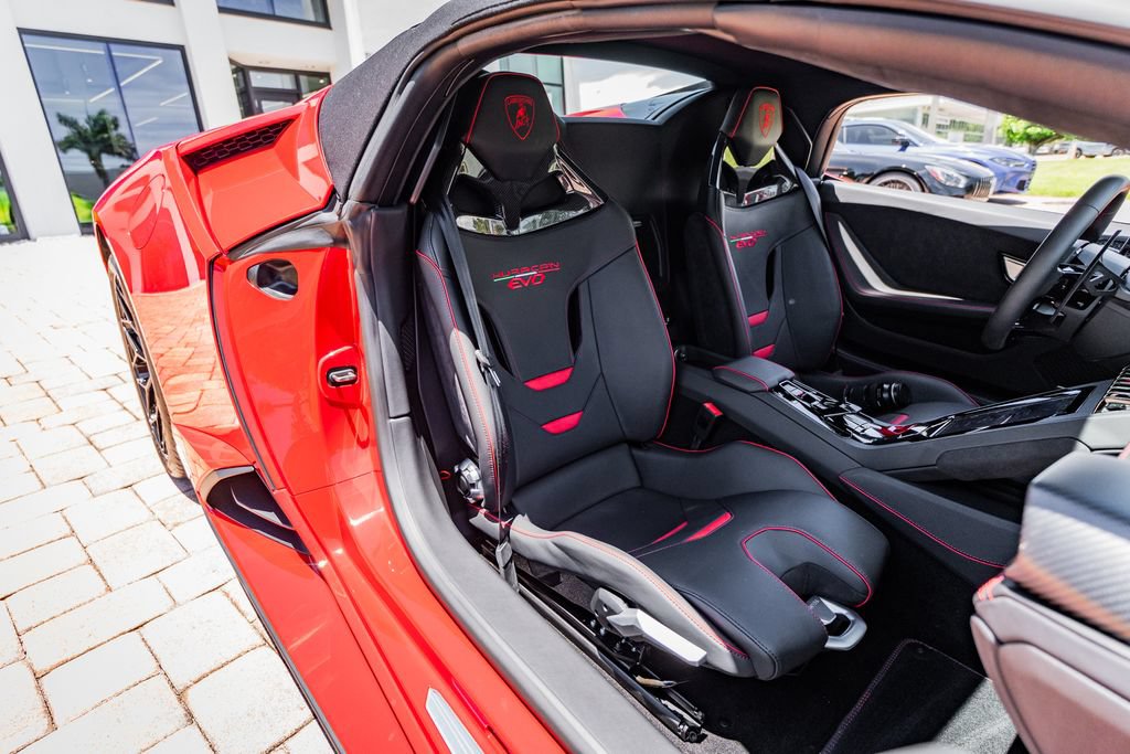 Used 2024 Lamborghini Huracan EVO AWD/4WD image 34