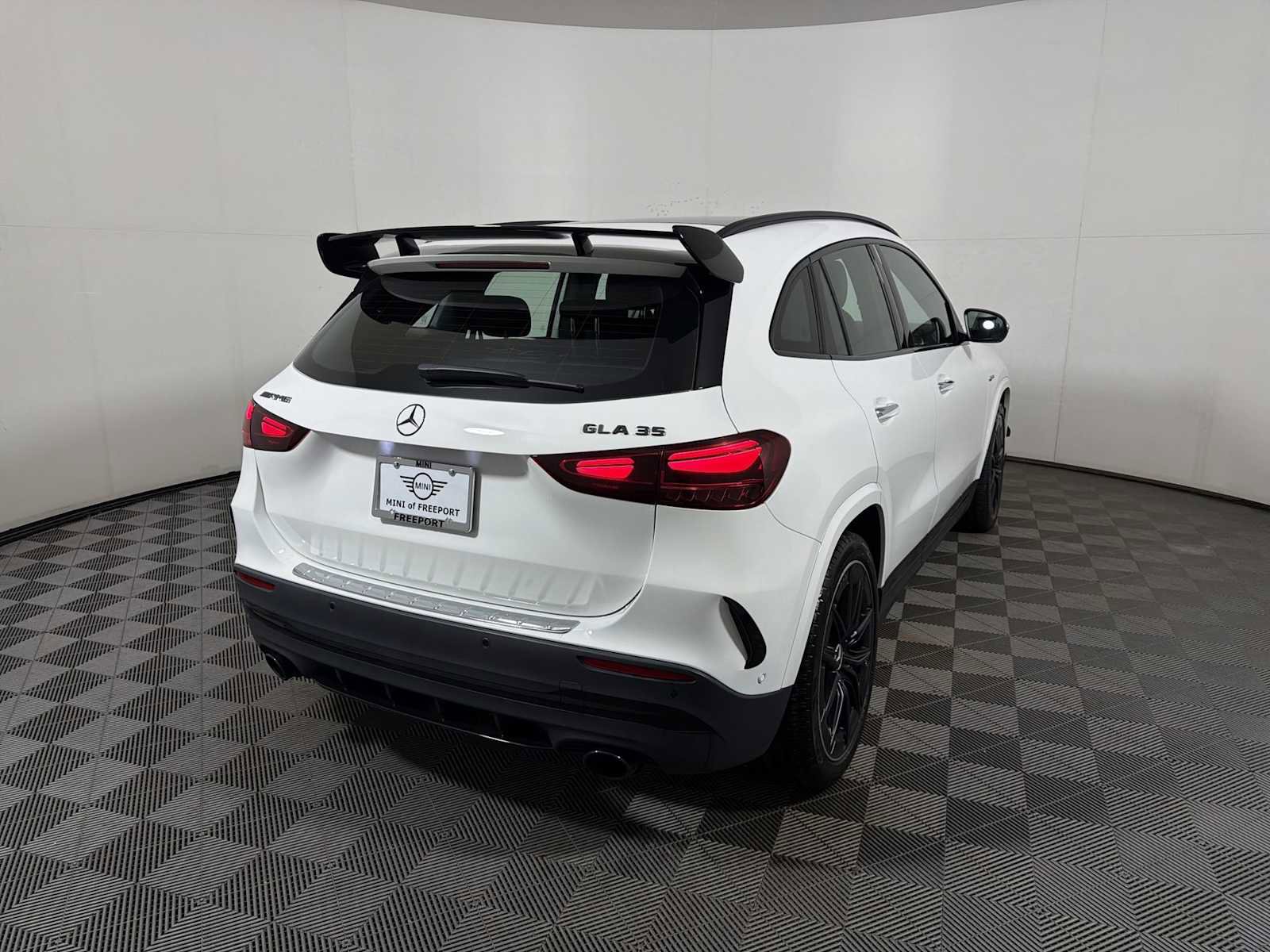 Used 2025 Mercedes-Benz GLA 35 AMG 4MATIC image 6