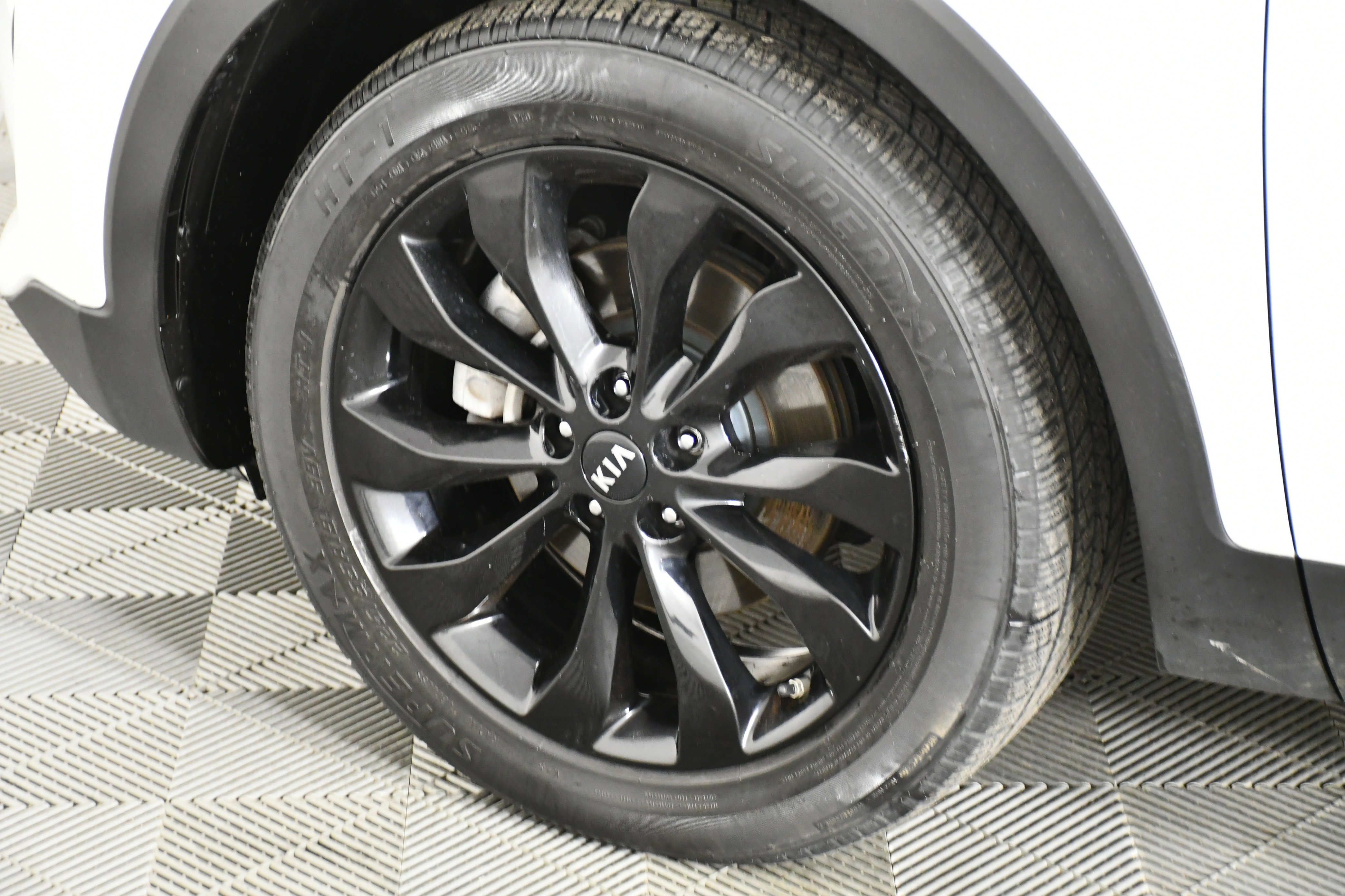 Used 2020 Kia Sorento EX image 54