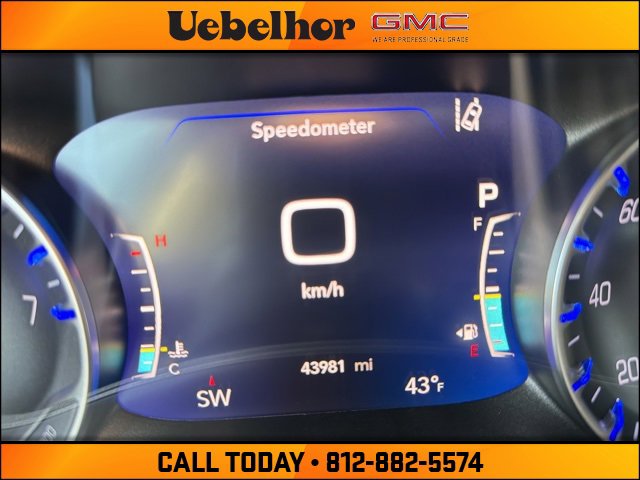 Used 2024 Chrysler Pacifica Touring-L image 34