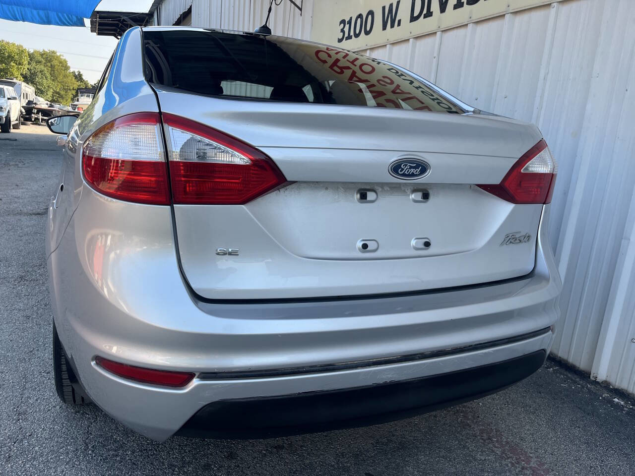 Used 2015 Ford Fiesta SE image 7