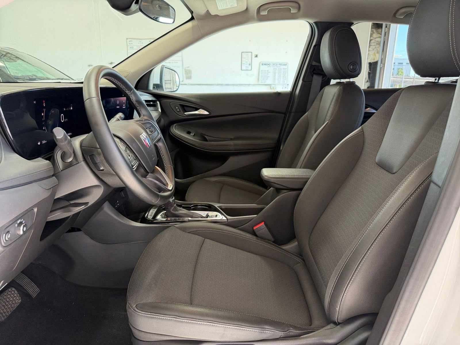 Used 2025 Buick Encore GX Preferred image 24