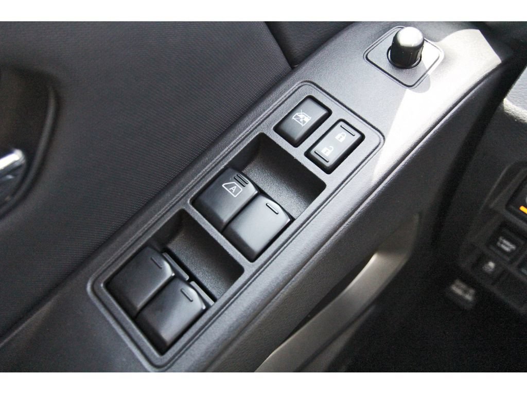 Used 2023 Nissan Frontier SV w/ SV Convenience Package AWD/4WD image 19
