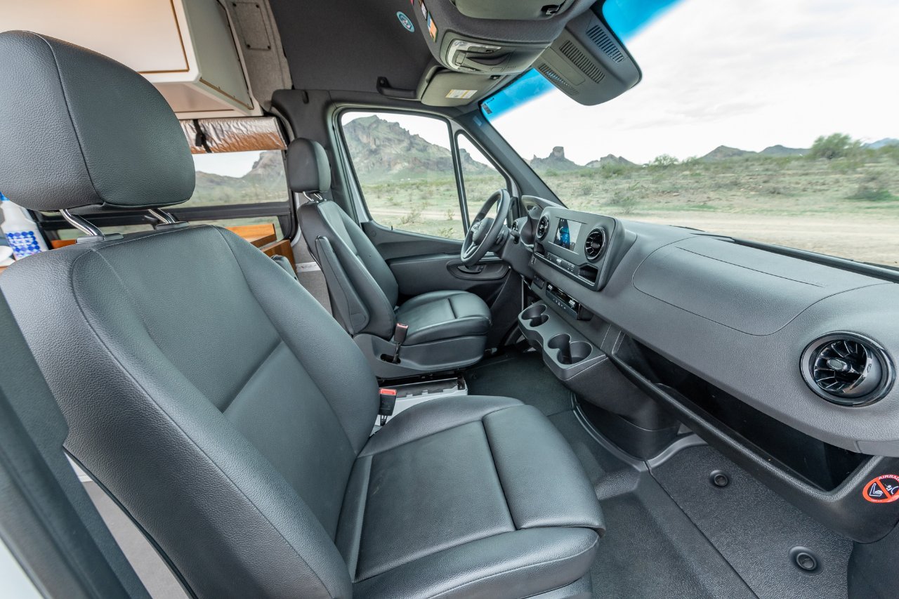 Used 2019 Mercedes-Benz Sprinter 4x4 144 image 44