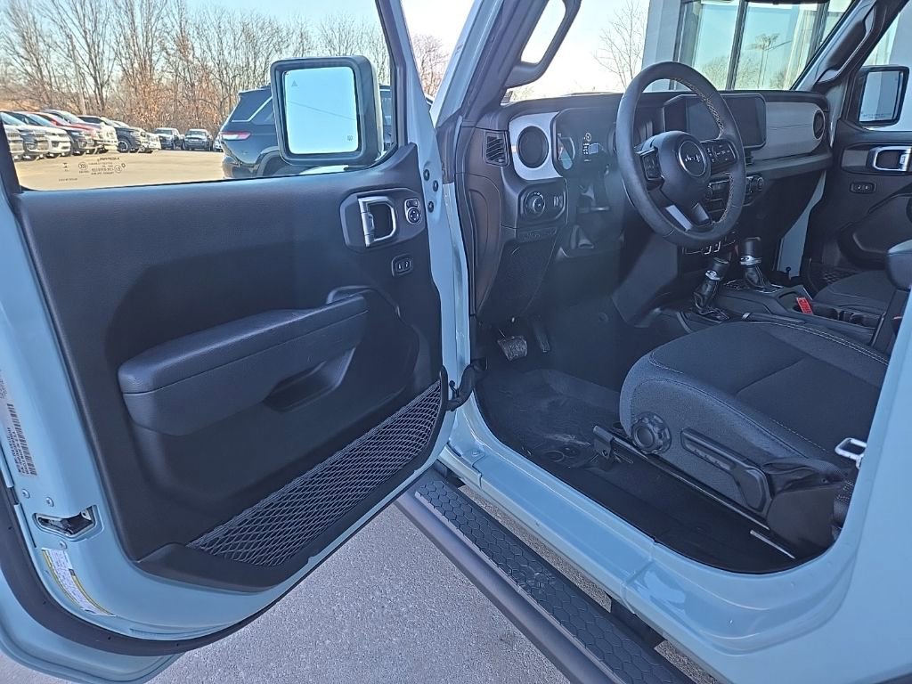 Used 2024 Jeep Wrangler Sport S image 29