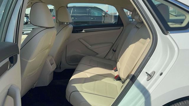 Used 2017 Volkswagen Passat 1.8T R-Line image 10