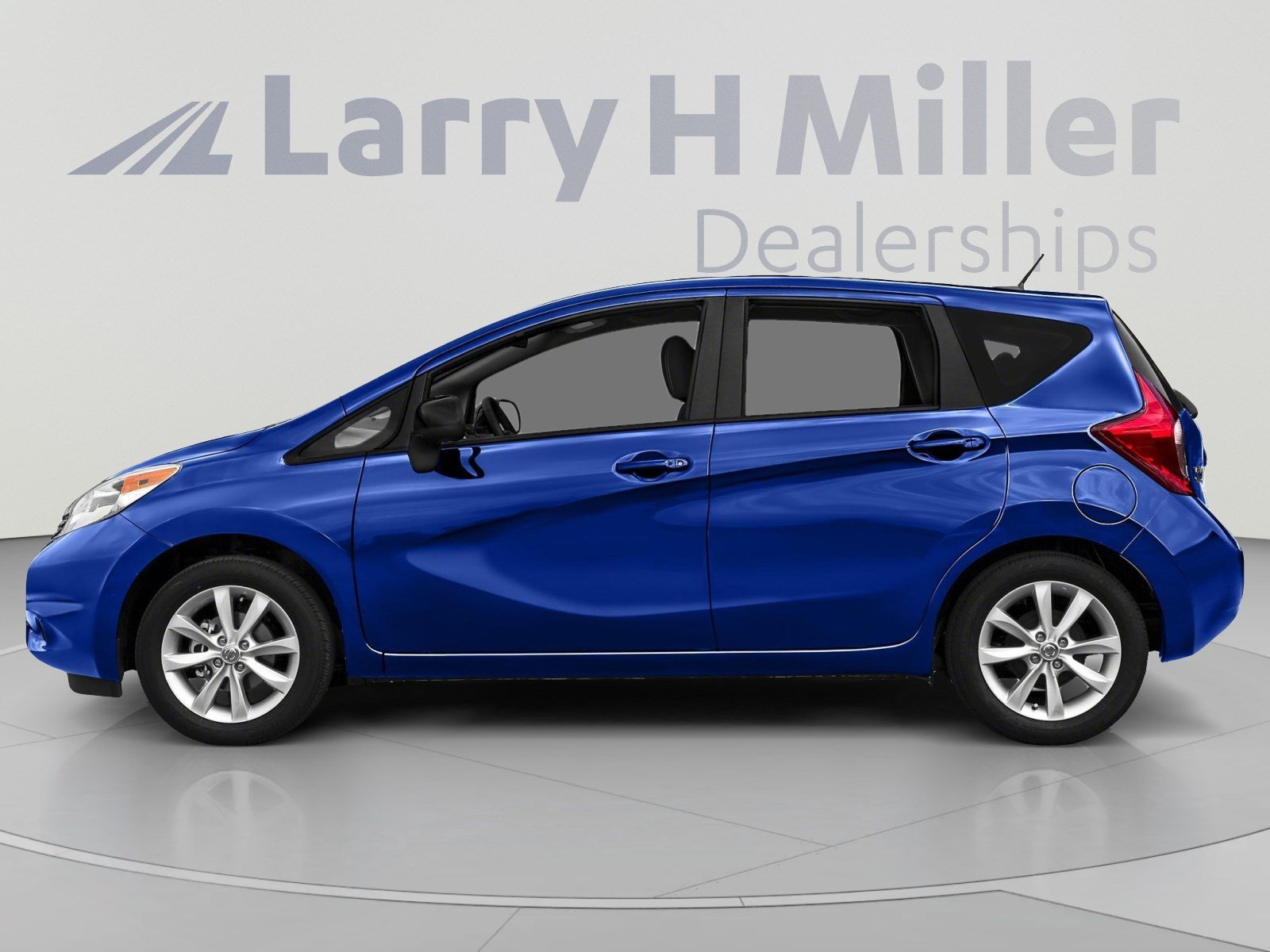 Used 2015 Nissan Versa Note SV FWD image 3
