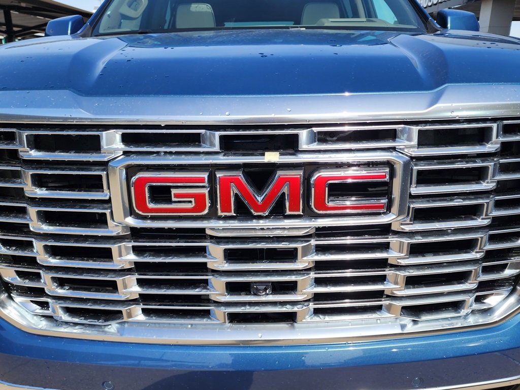 New 2026 GMC Yukon XL Denali w/ Sun & Power Step Package image 9