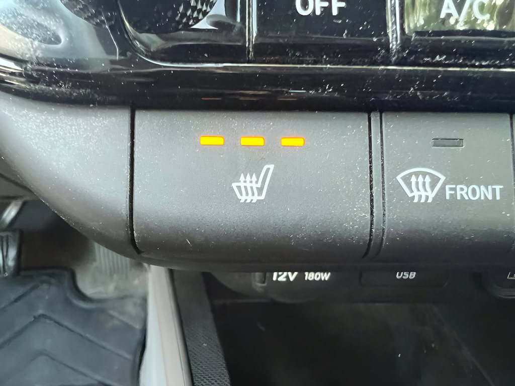 Used 2023 Hyundai Elantra Blue FWD image 28