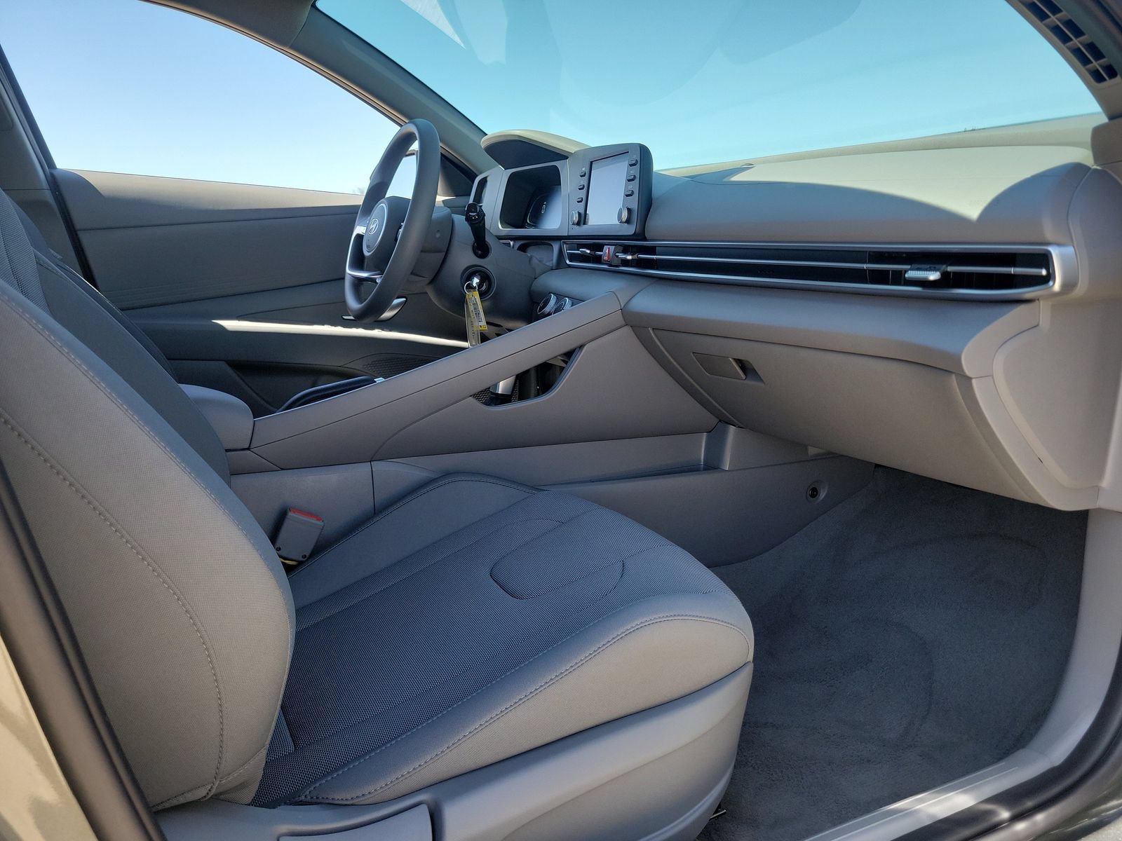 New 2026 Hyundai Elantra SE FWD image 16