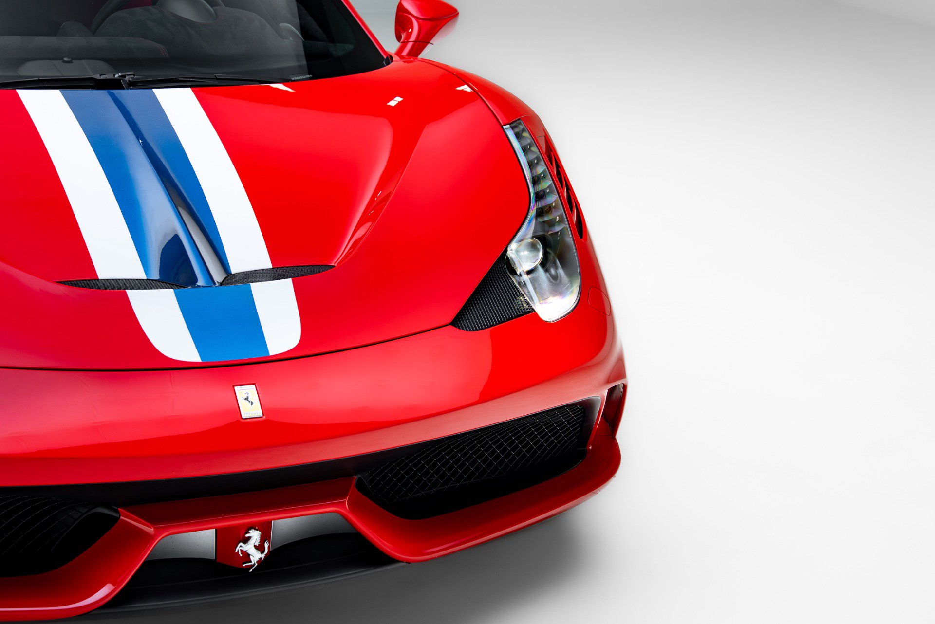 Used 2015 Ferrari 458 Speciale Coupe RWD image 18