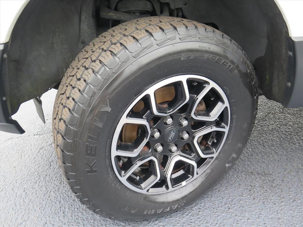 Used 2017 Ford Expedition EL XL image 18