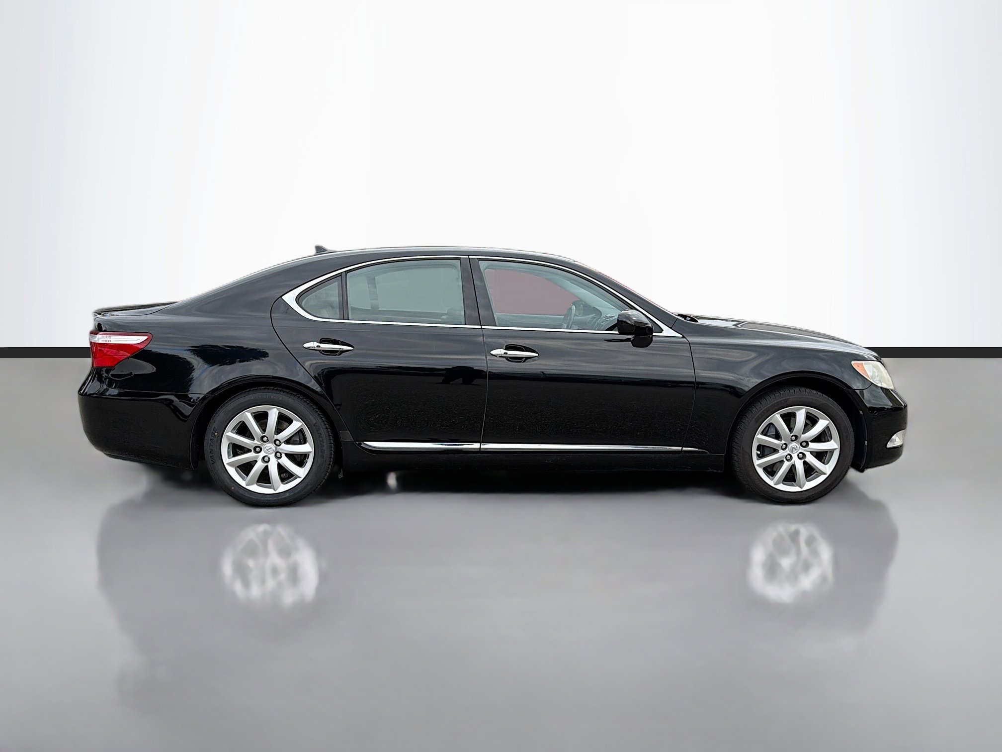 Used 2009 Lexus LS 460 460 w/ Comfort Pkg image 2