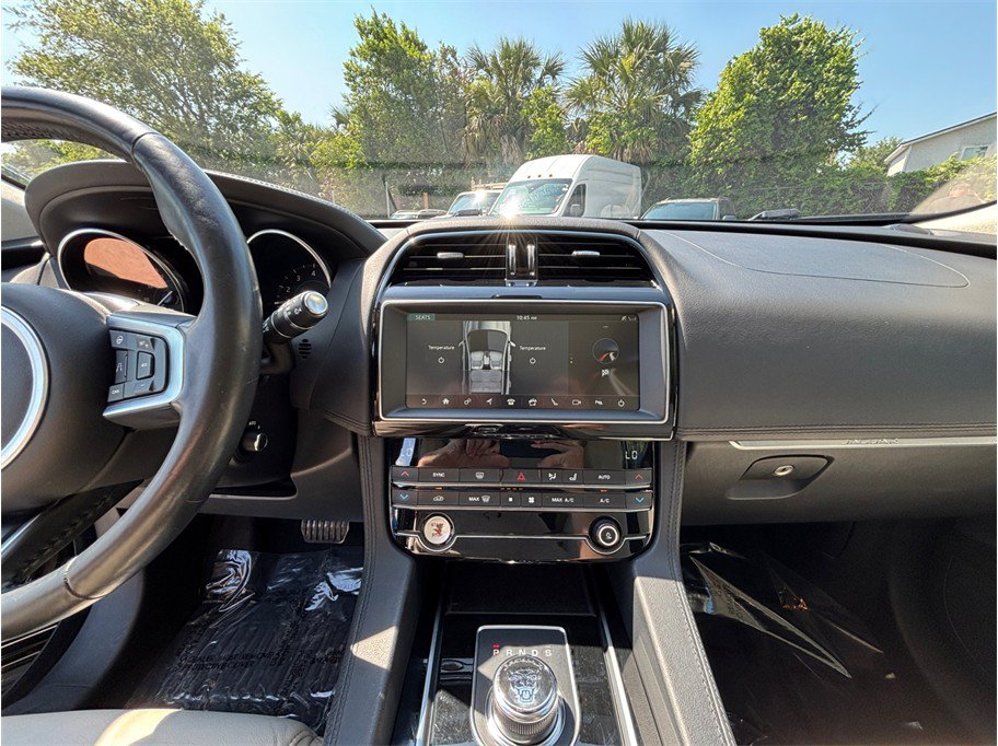 Used 2020 Jaguar F-PACE Prestige AWD/4WD image 11