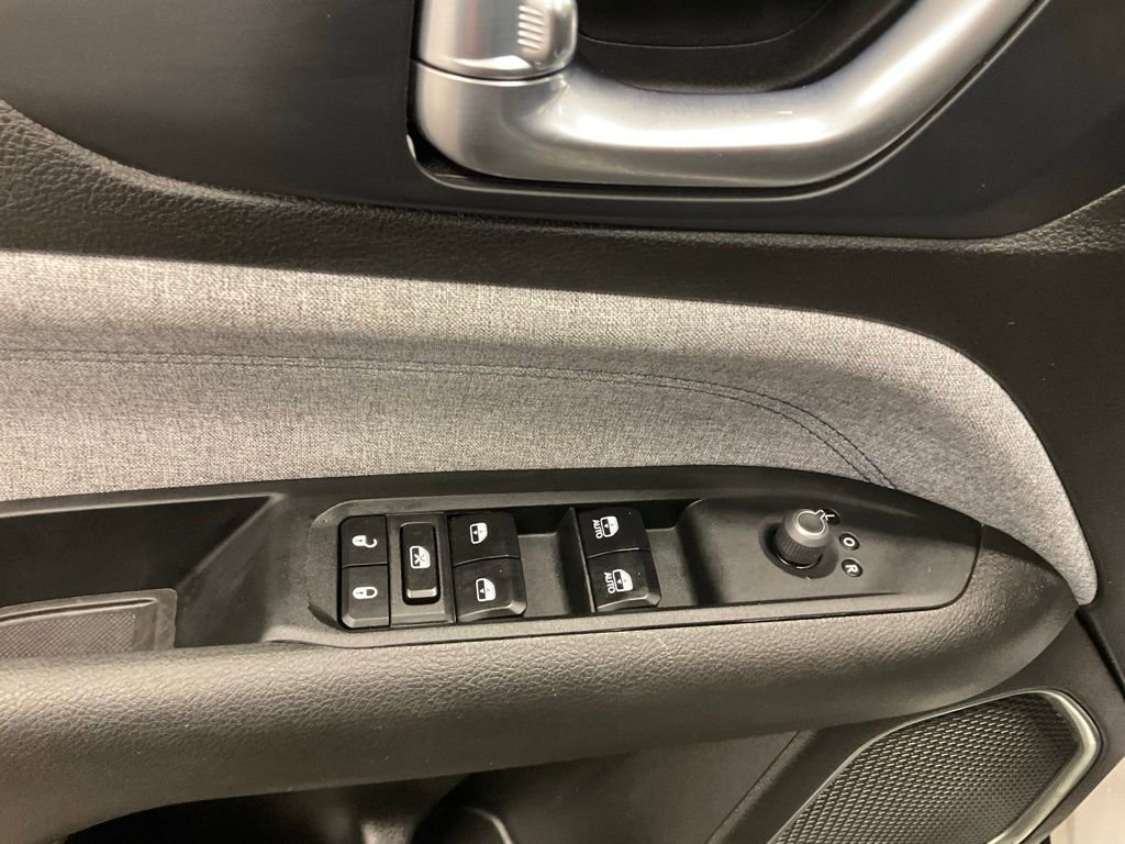 Used 2024 Jeep Compass Latitude image 12