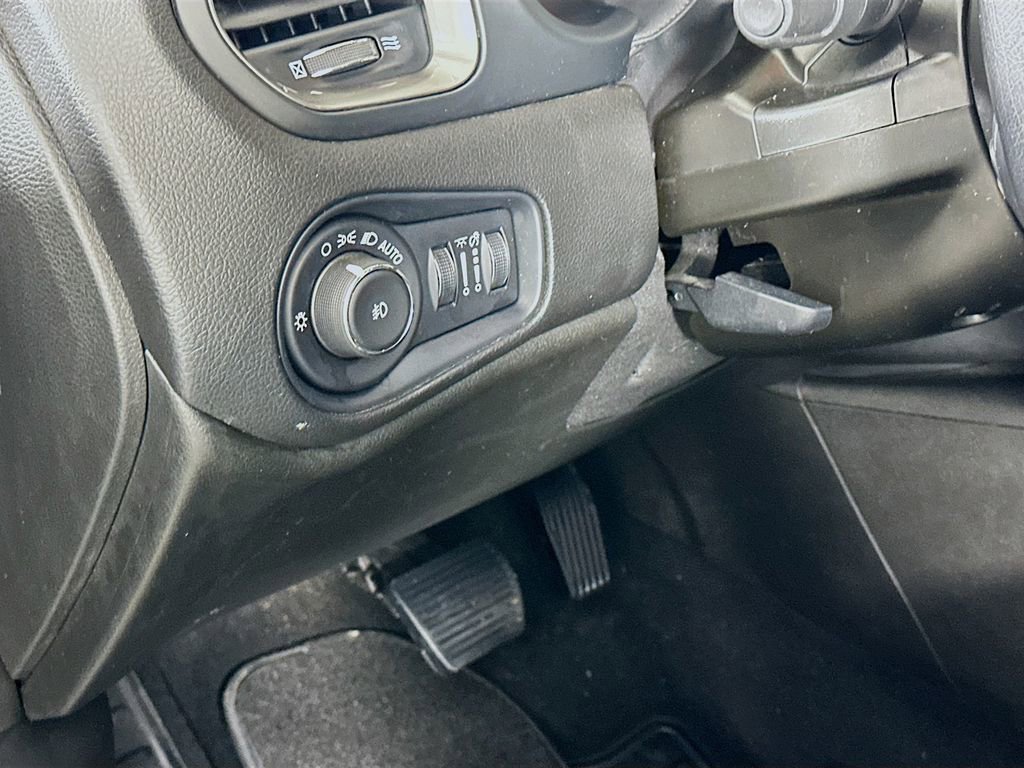 Used 2021 Jeep Renegade Limited AWD/4WD image 10