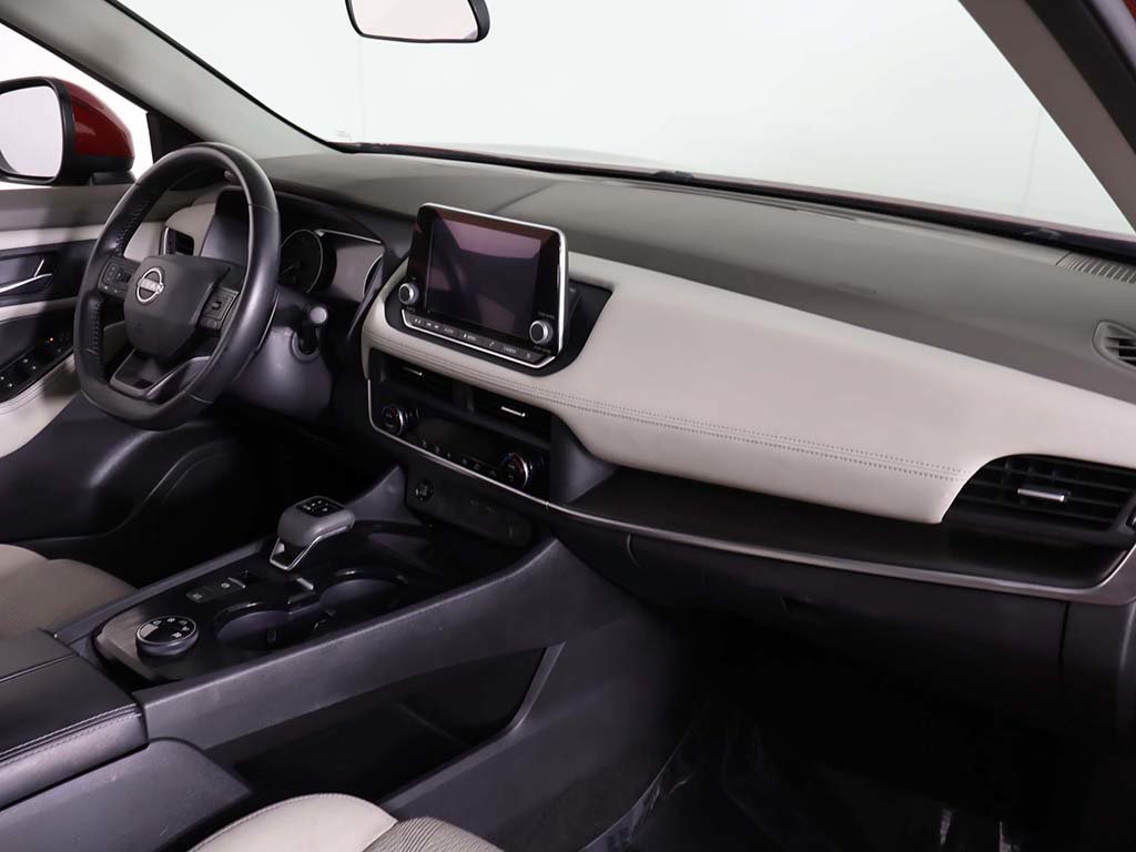 Used 2025 Nissan Rogue SV AWD/4WD image 26