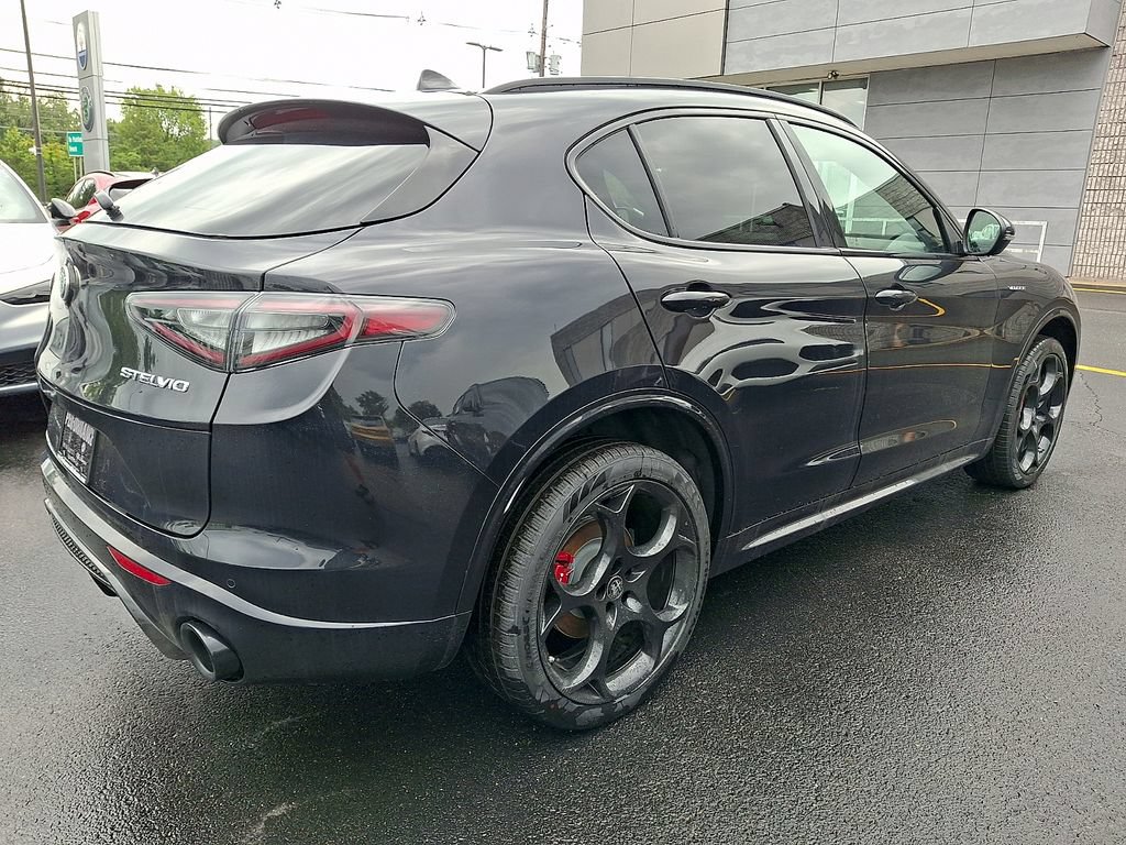 New 2026 Alfa Romeo Stelvio Sprint w/ Convenience Package AWD/4WD image 3