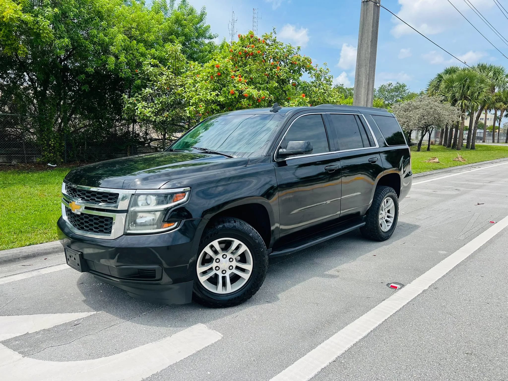 Used 2019 Chevrolet Tahoe LT AWD/4WD image 1