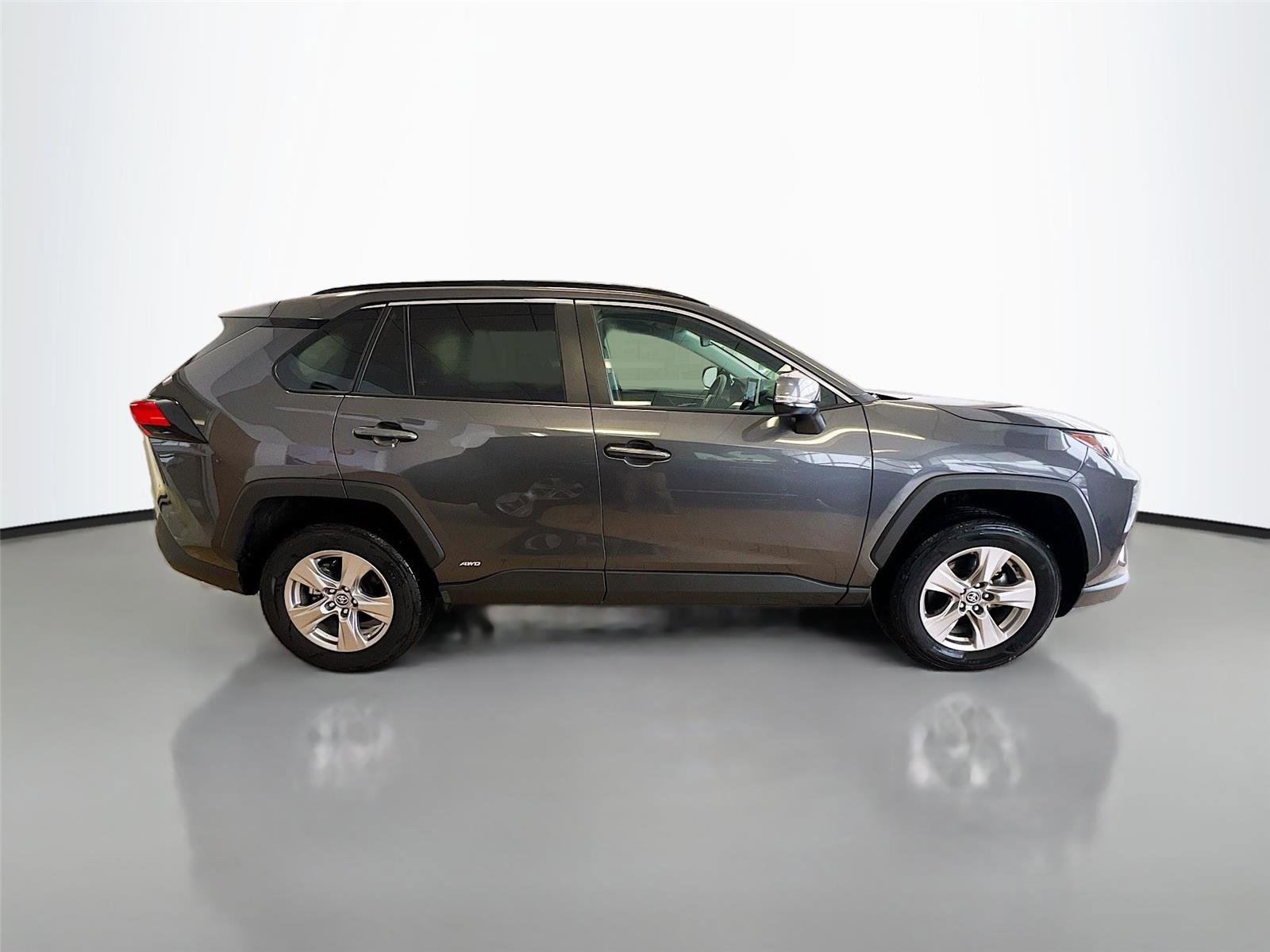 Used 2025 Toyota RAV4 XLE image 36