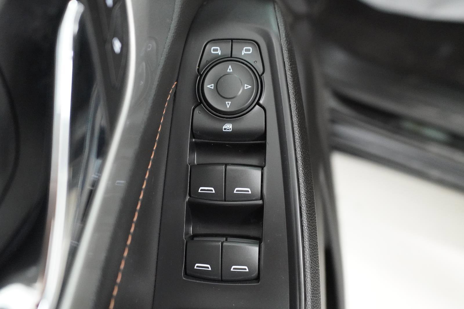 Used 2021 Chevrolet Traverse LS FWD image 13
