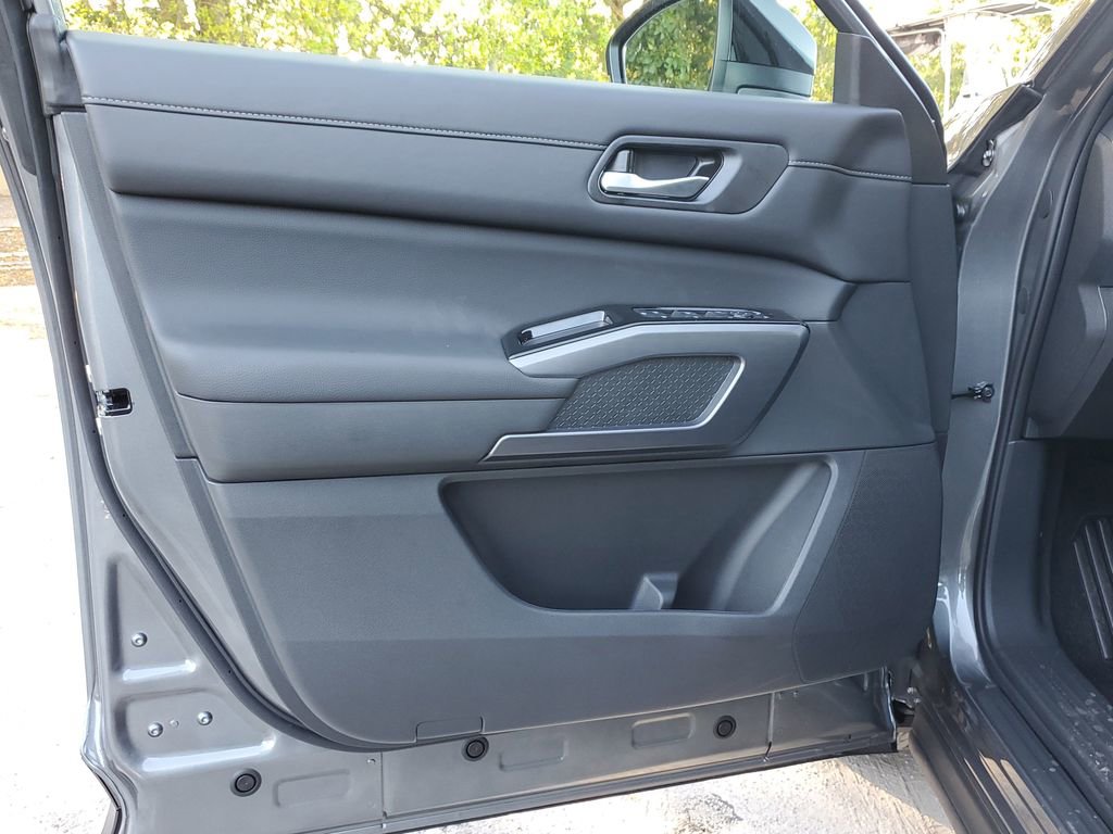 New 2026 Nissan Pathfinder SL image 21