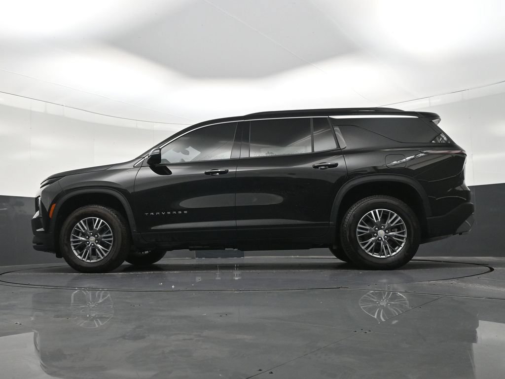 Used 2026 Chevrolet Traverse LT FWD image 25