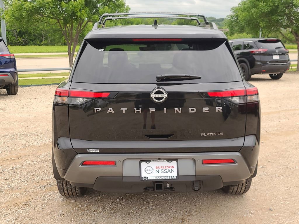 New 2026 Nissan Pathfinder Platinum FWD image 3