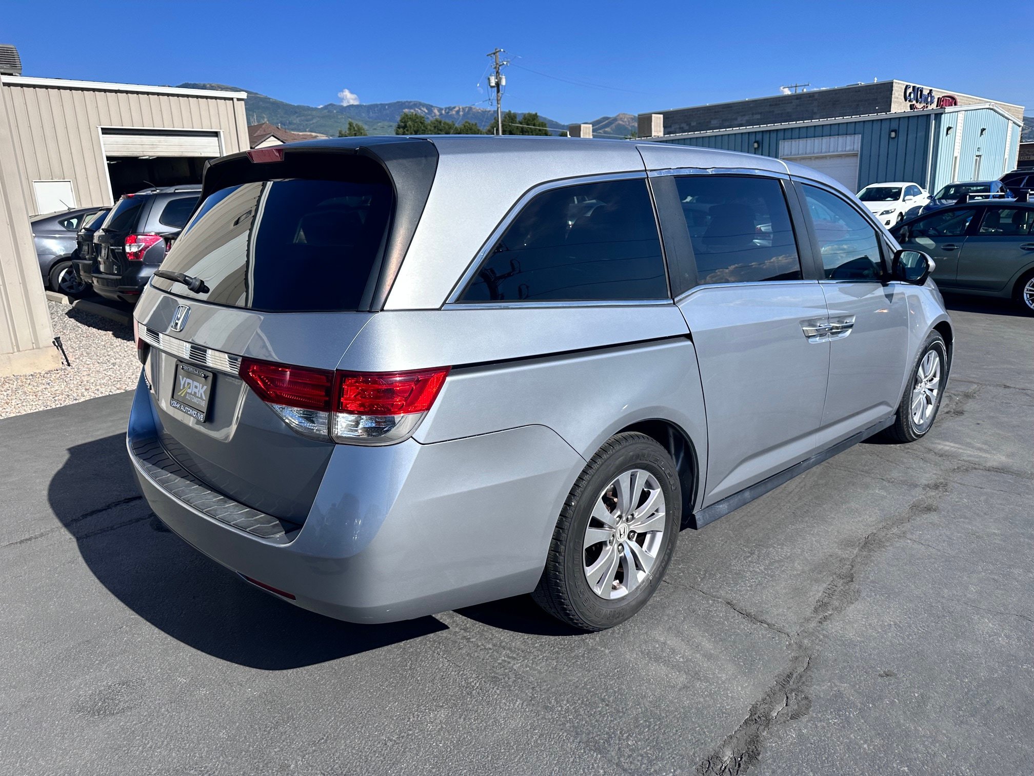 Used 2017 Honda Odyssey EX image 3
