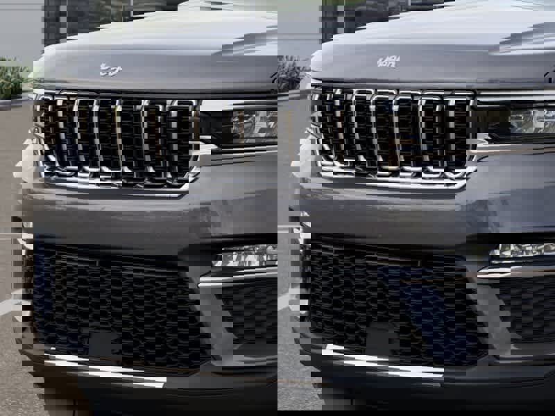 New 2025 Jeep Grand Cherokee Limited image 11