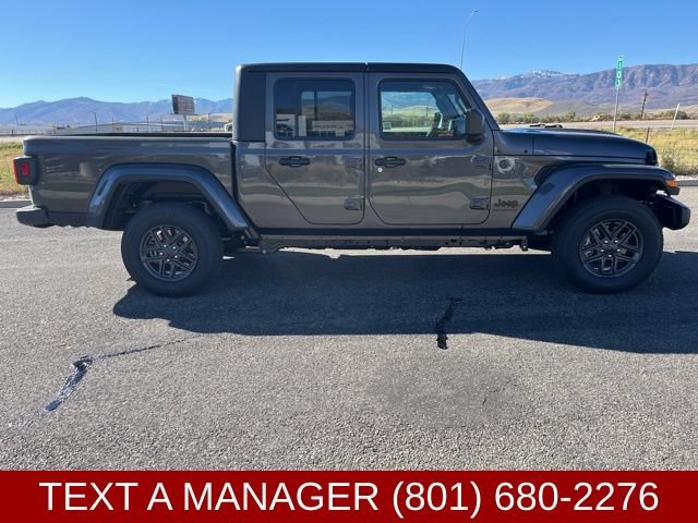 New 2025 Jeep Gladiator Sport AWD/4WD image 2